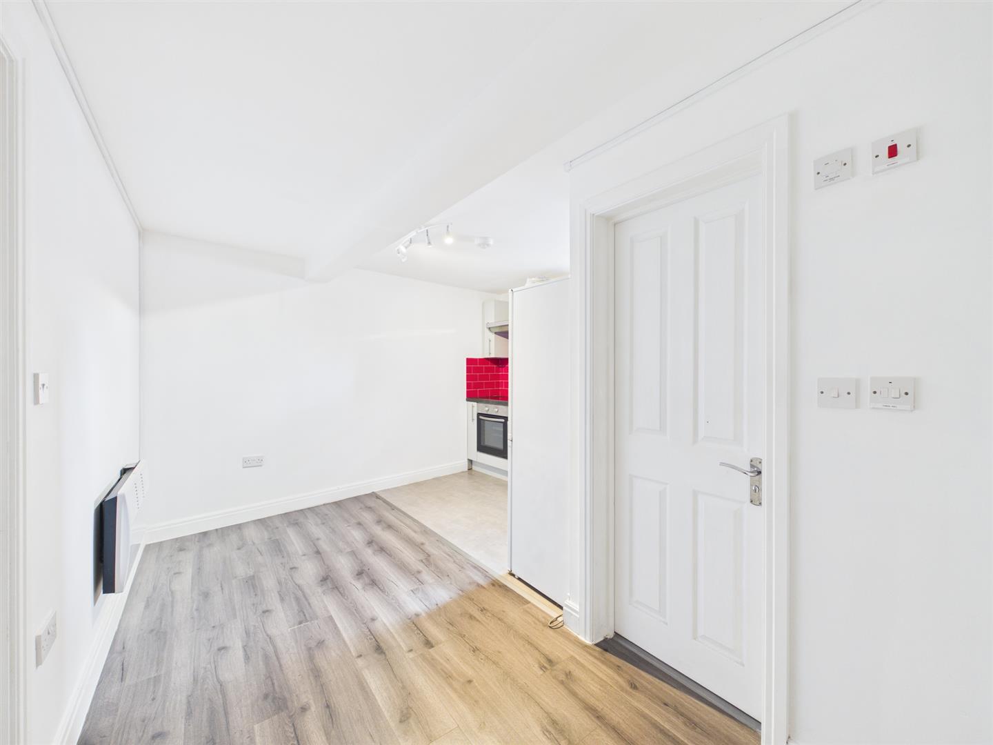 Flat Baxter Gate in Charnwood