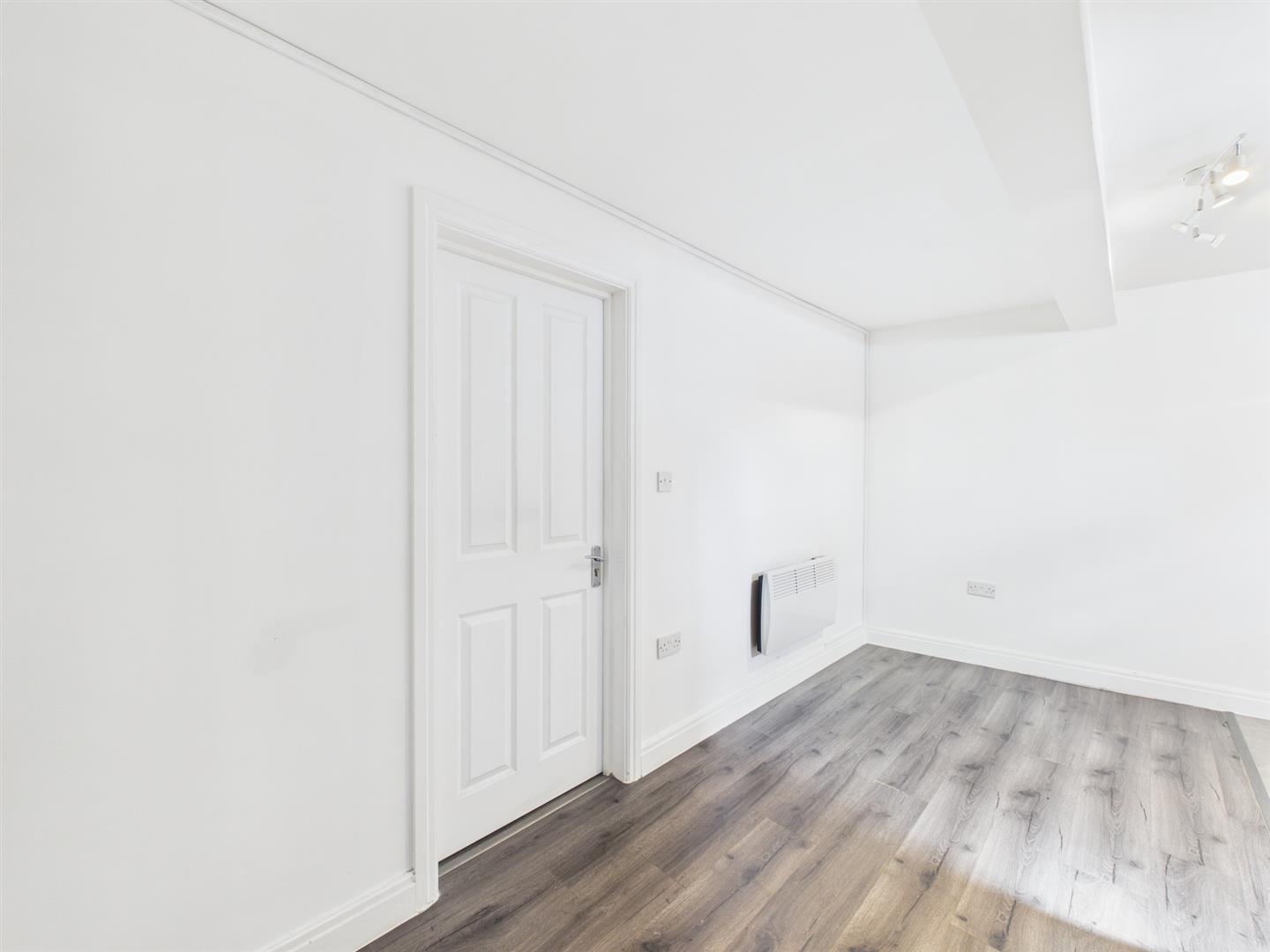 Flat Baxter Gate in Charnwood