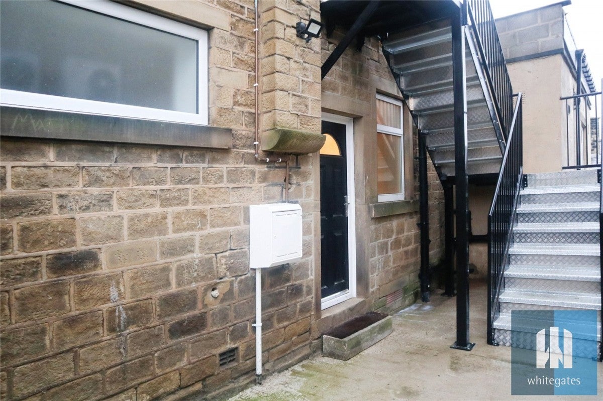Flat Wakefield Road in Kirklees