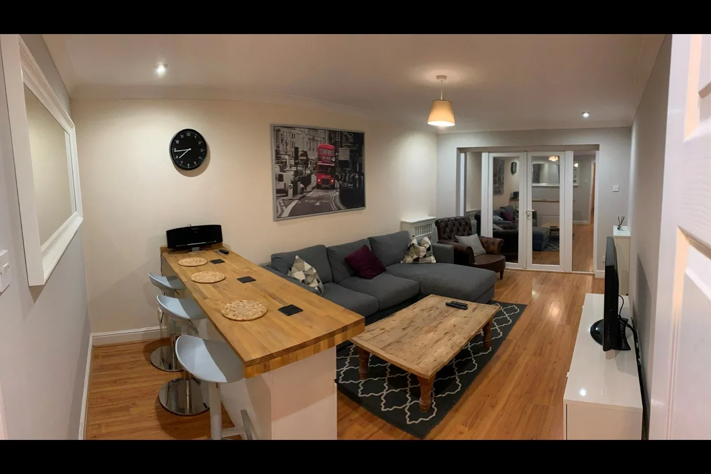 Room Forest Road in Greater London