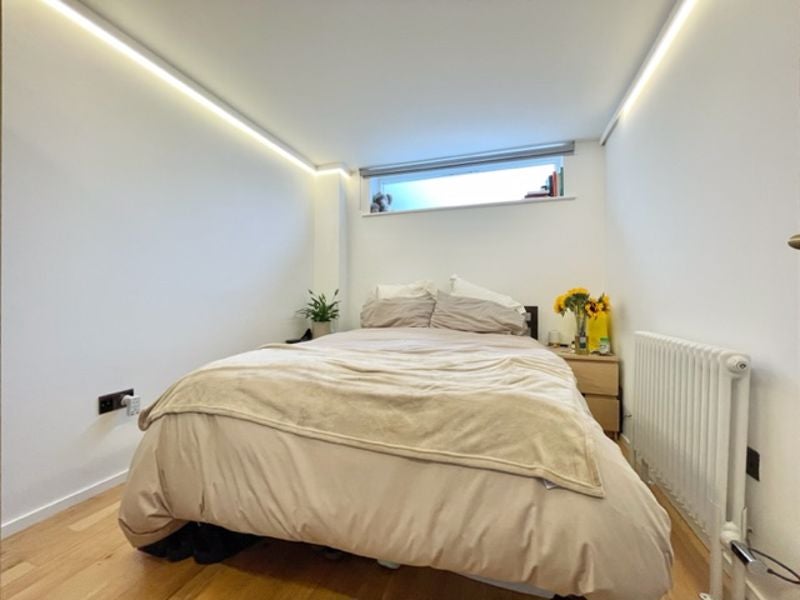 Flat Tanners Hill in Greater London