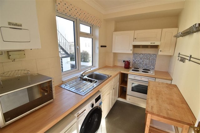 Flat Cadogan Road in Greater London