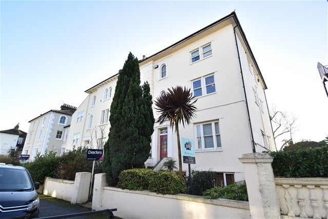 Flat Cadogan Road in Greater London