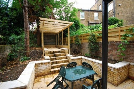 Flat Quex Road in Greater London