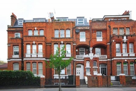 Flat Quex Road in Greater London