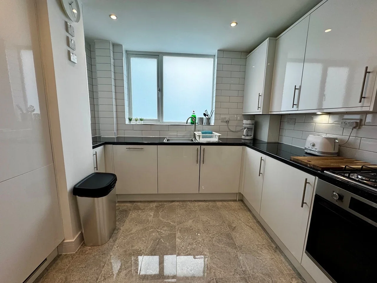 Room Pencraig Way in Greater London