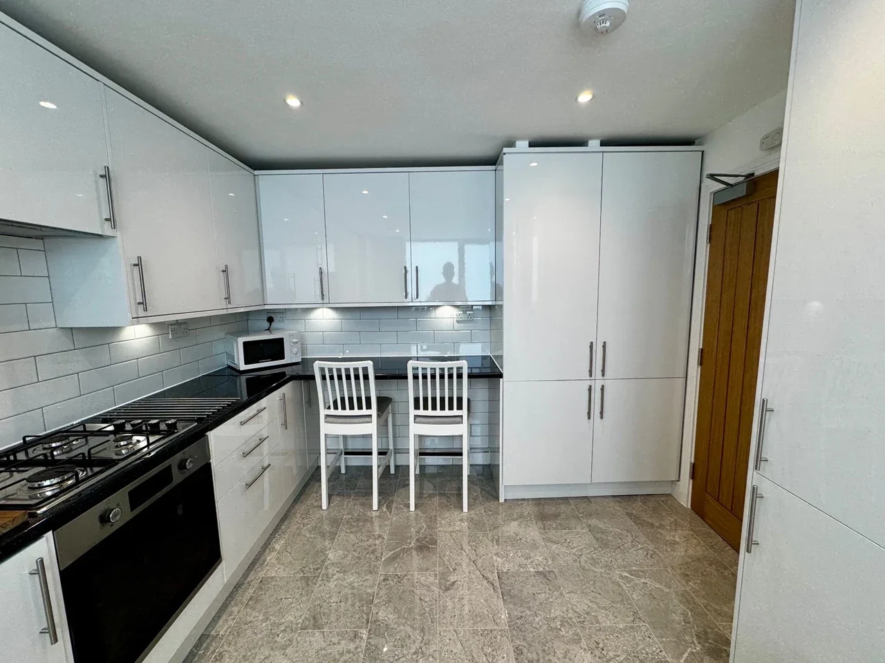 Room Pencraig Way in Greater London