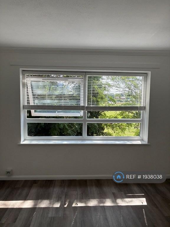 Flat Nightingale Way in Swanley
