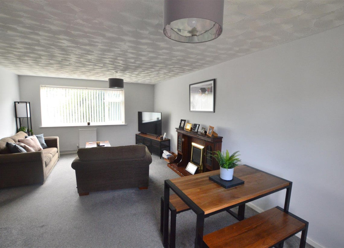 Flat Rose Cottage in Coventry