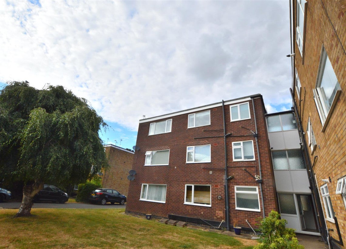 Flat Rose Cottage in Coventry