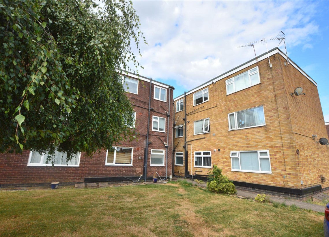 Flat Rose Cottage in Coventry