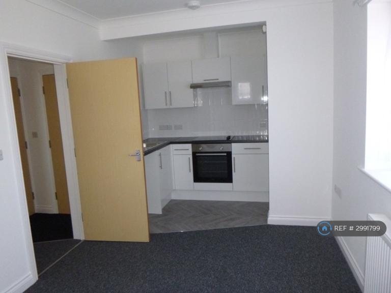 Flat Kinson Road in Bournemouth