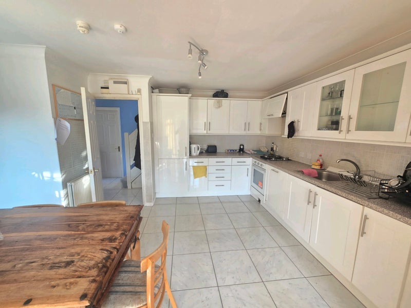 Room Amberley Road in Slough