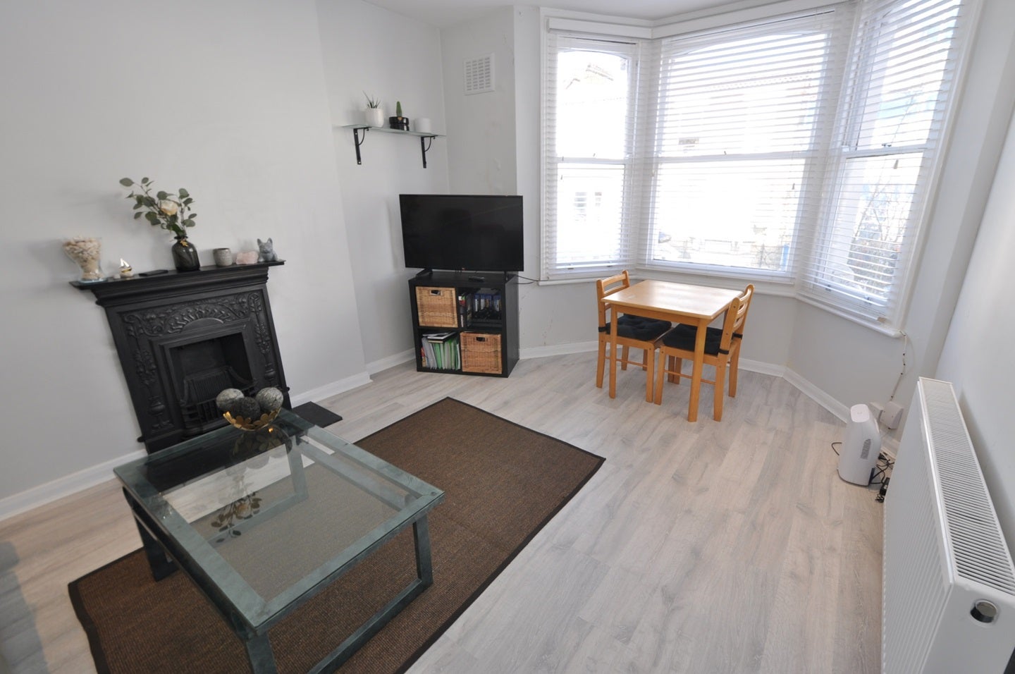 Flat Messina Avenue in Greater London