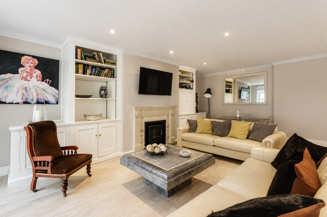 Flat Chelsea Embankment in Greater London