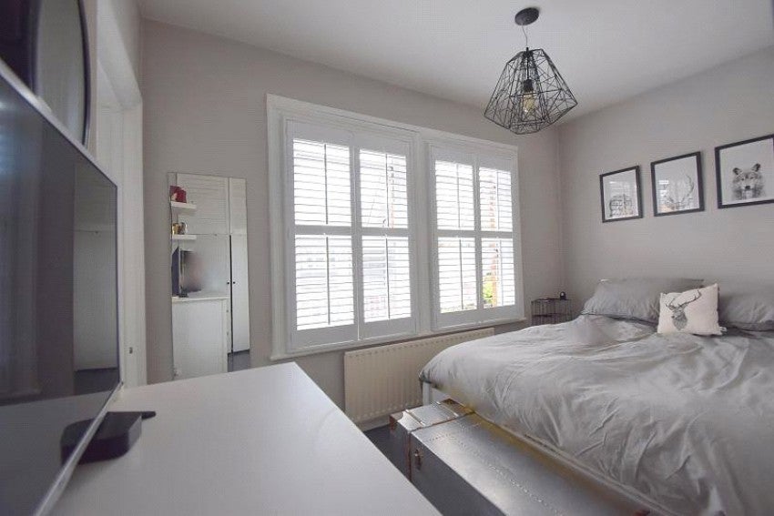 Flat Bourne Avenue in Windsor