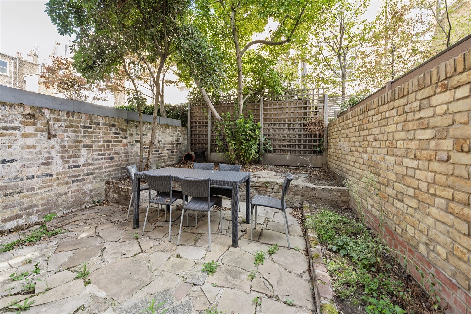 House Abingdon Villas in Greater London