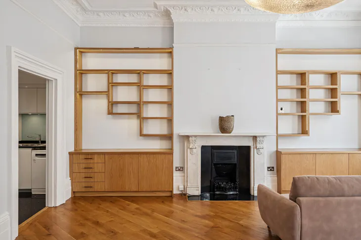 Flat Gloucester Road in Greater London