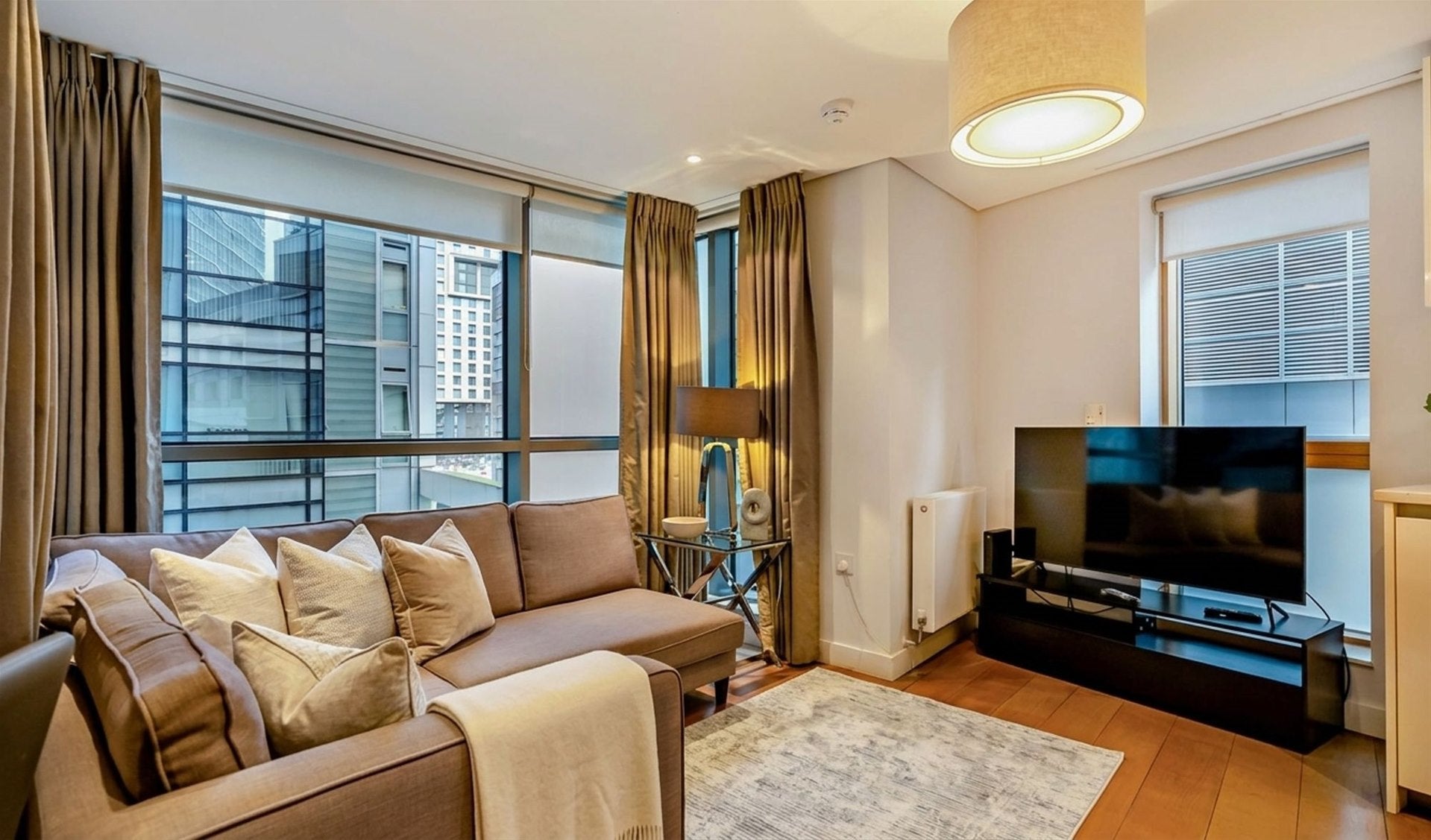 Flat Merchant Square in City of Westminster