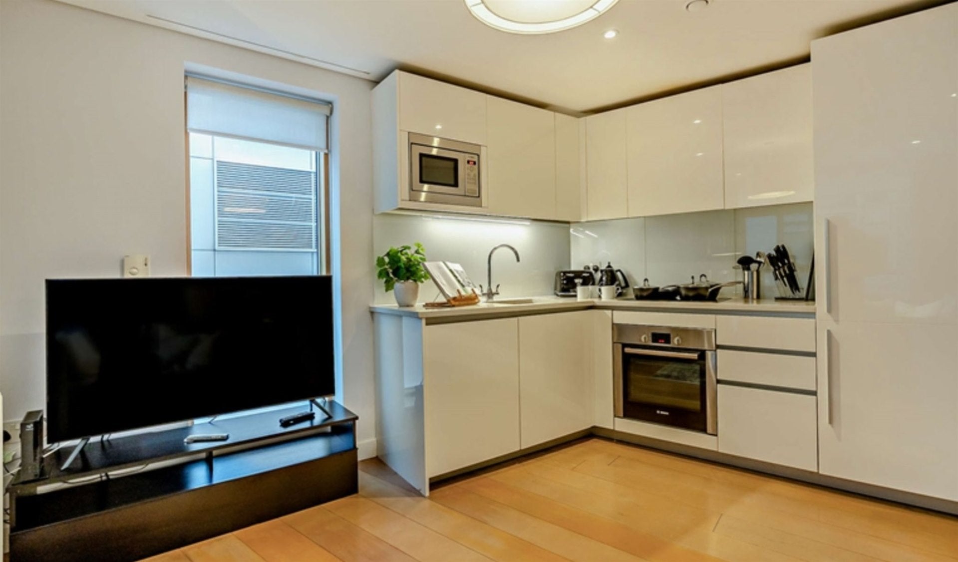 Flat Merchant Square in City of Westminster