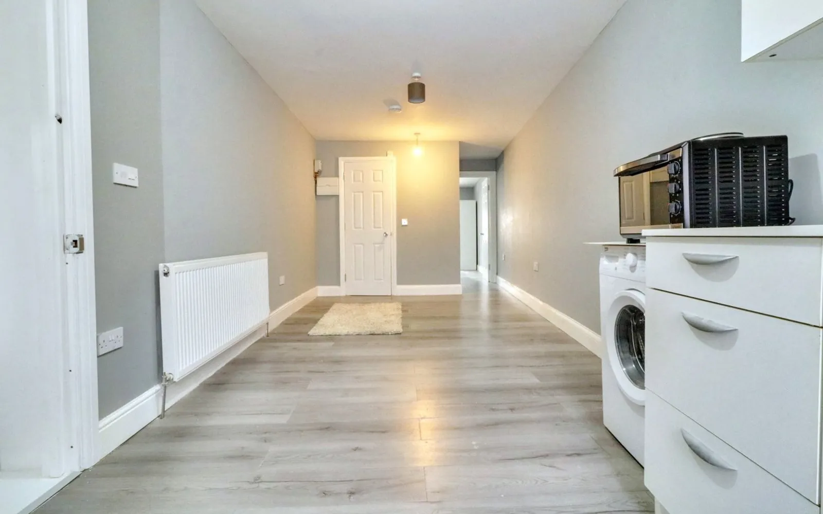Flat Whitchurch Avenue in Greater London