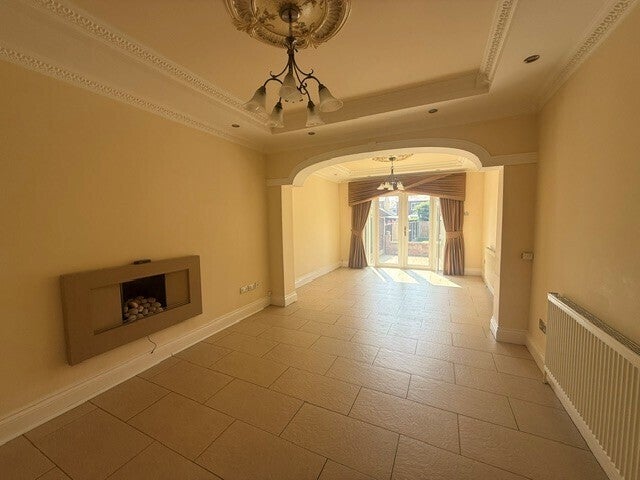 Flat Princes Avenue in Bromborough