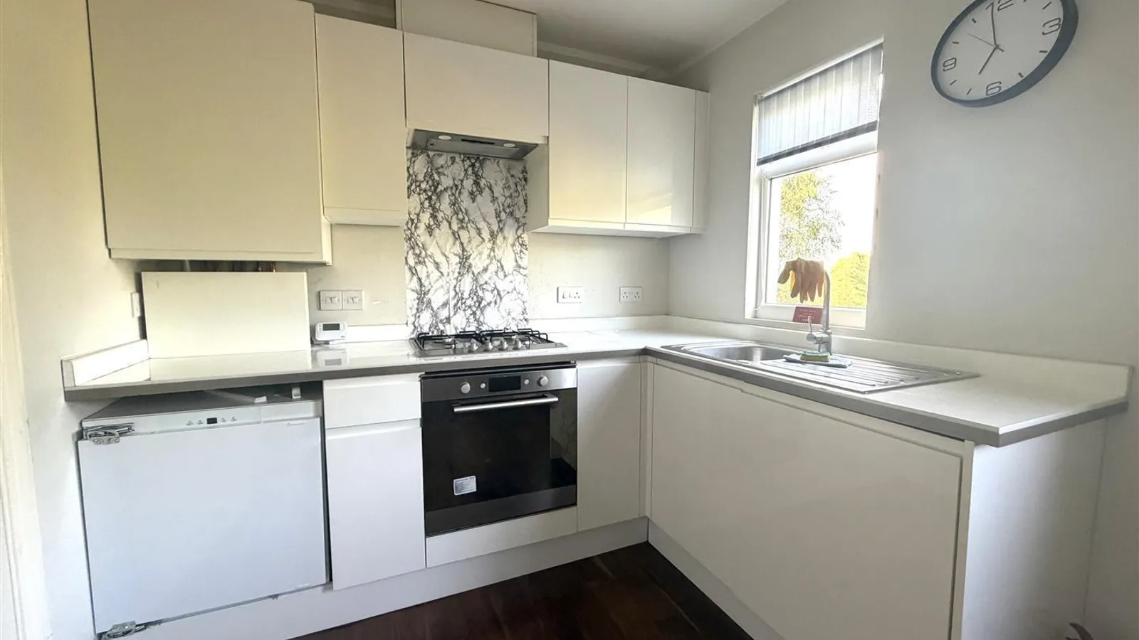 Flat Devonshire Road in Greater London