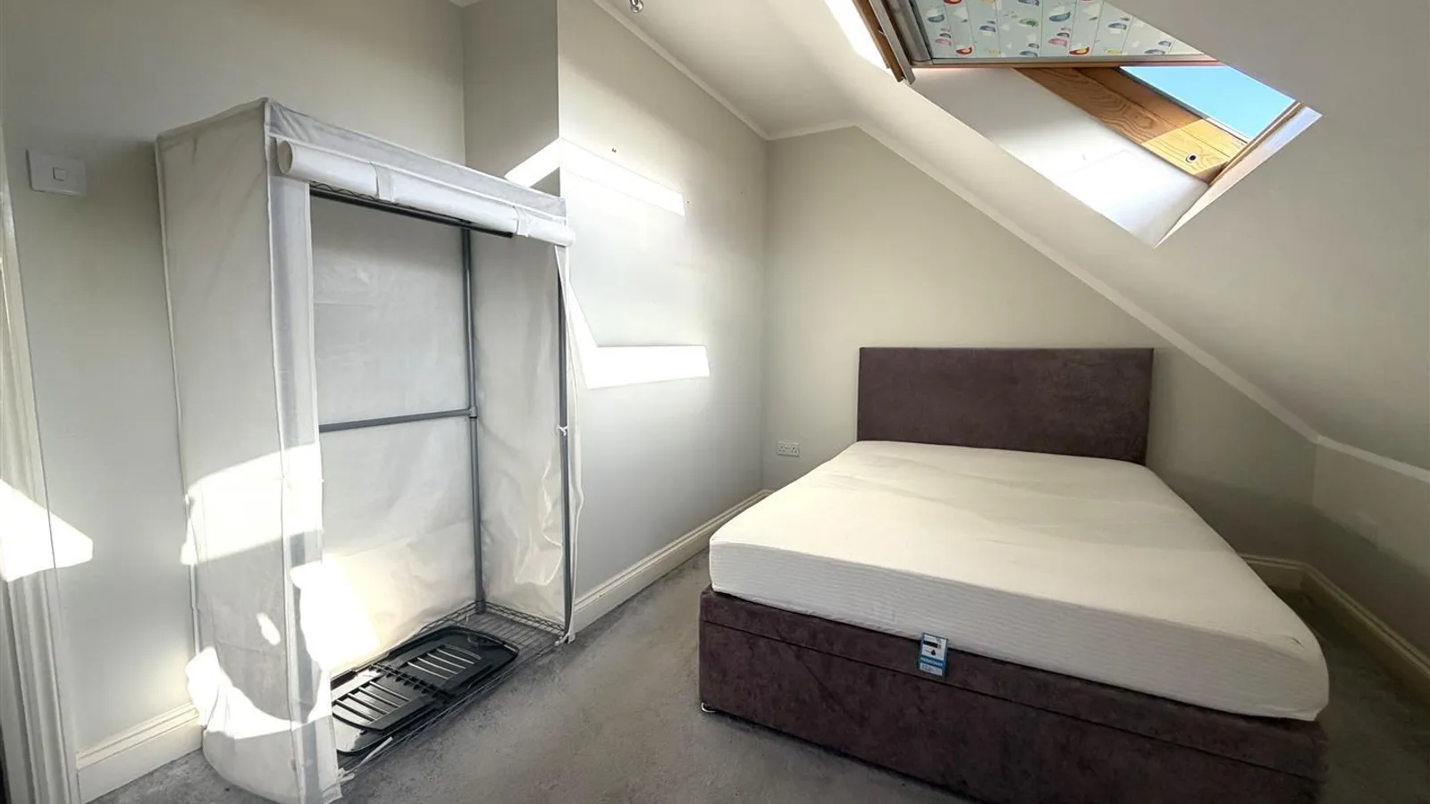 Flat Devonshire Road in Greater London