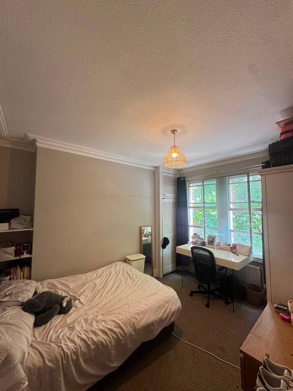 Room Avonmore Road in Greater London