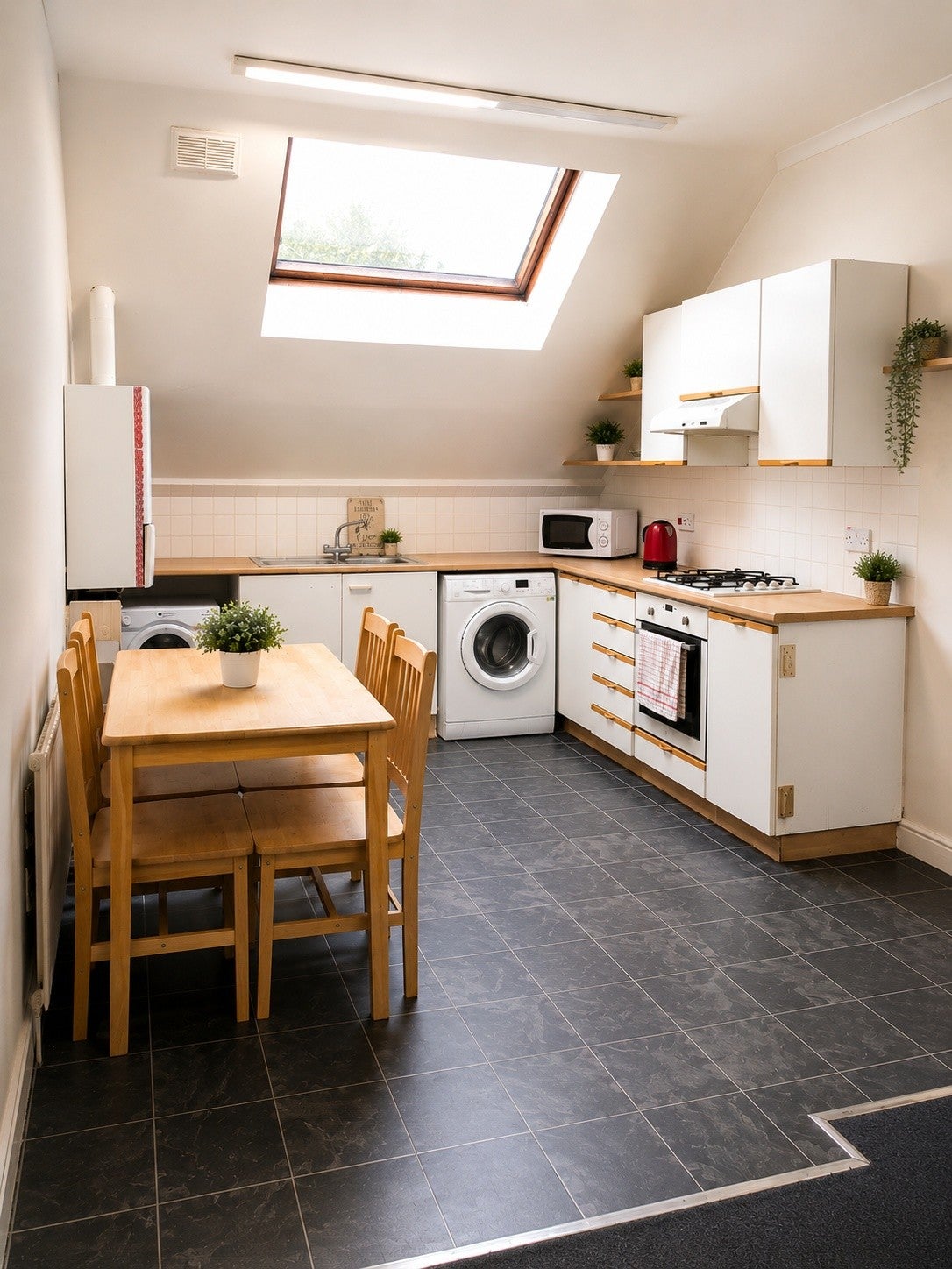 Flat Chamberlayne Road in Greater London