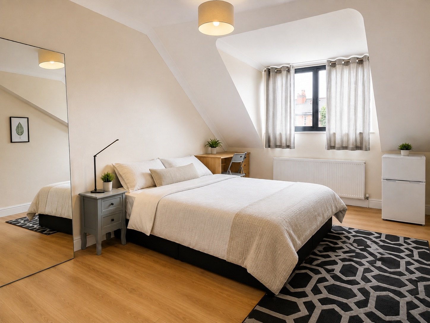 Flat Chamberlayne Road in Greater London