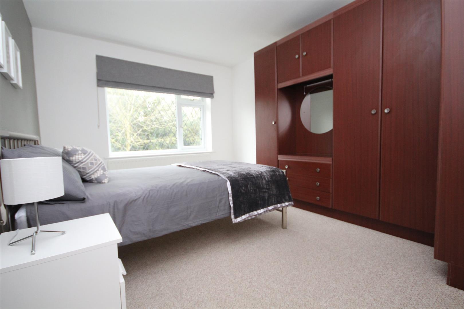 Flat Sedgemoor Road in Coventry