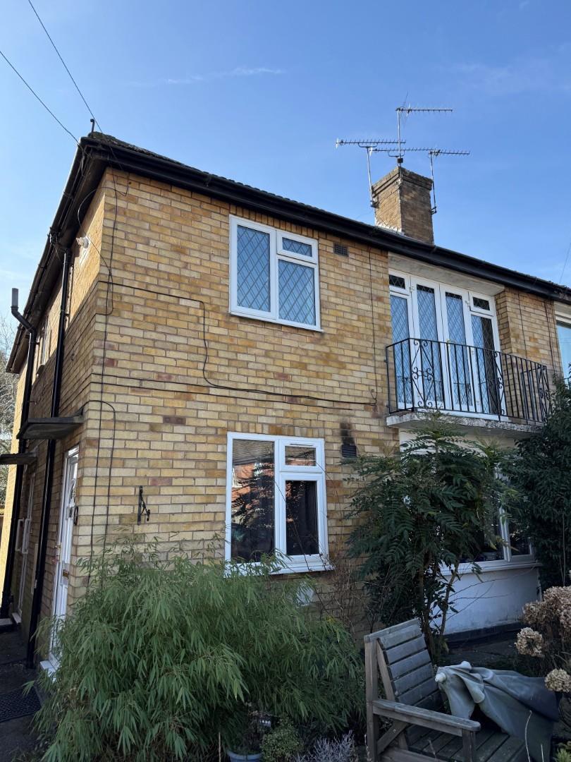 Flat Sedgemoor Road in Coventry
