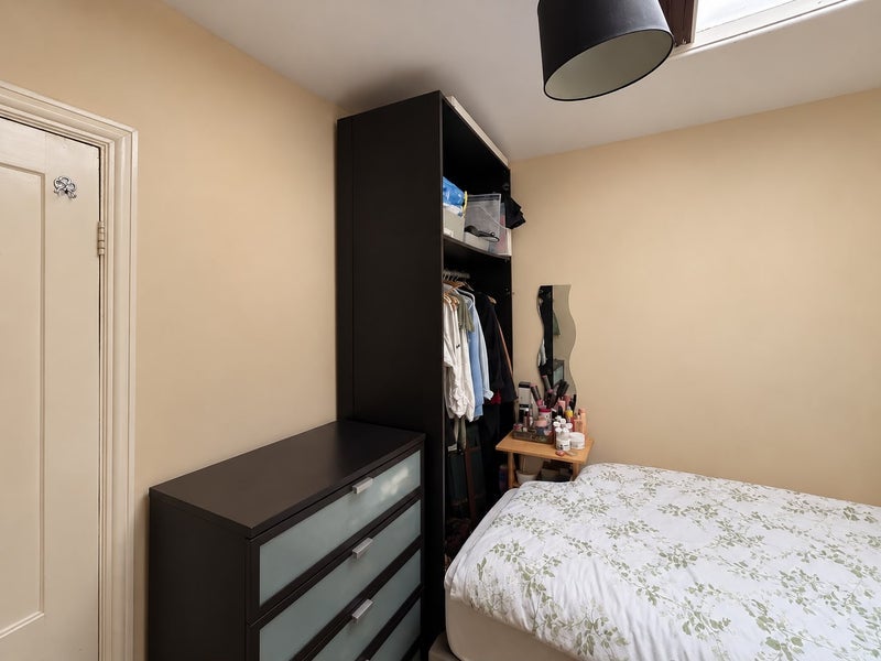 Room Lavender Hill in Greater London