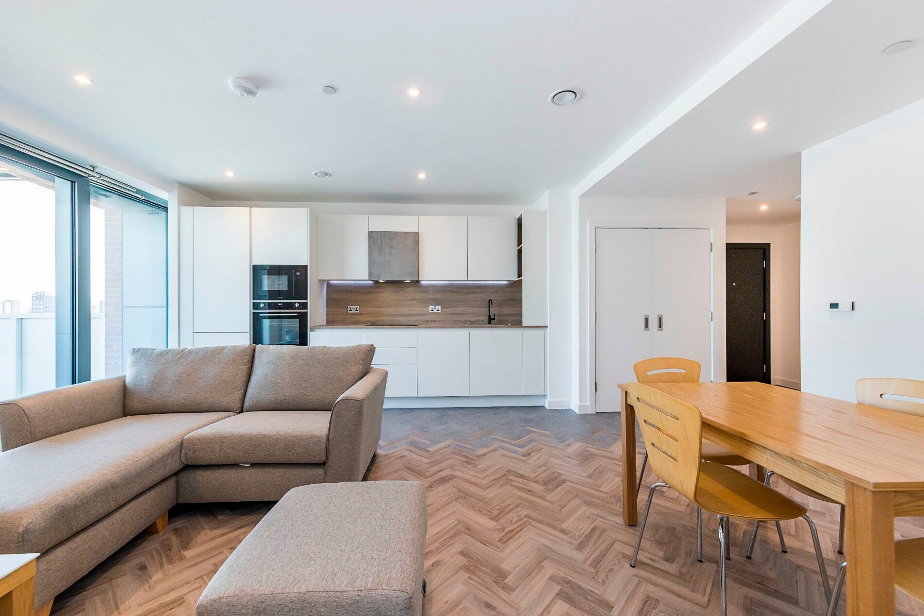 Flat Gillender Street in Greater London