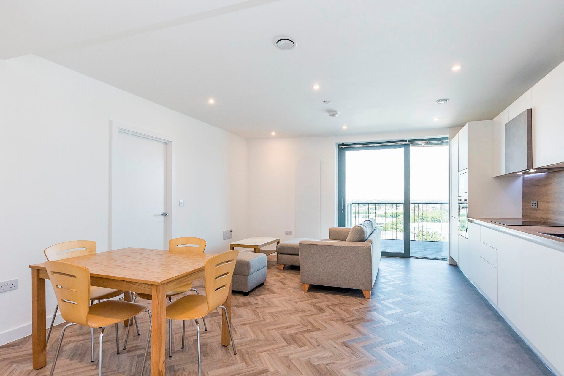 Flat Gillender Street in Greater London