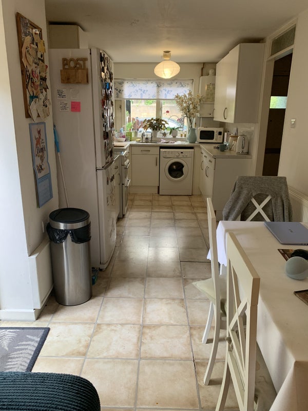 Room Doynton Street in Greater London