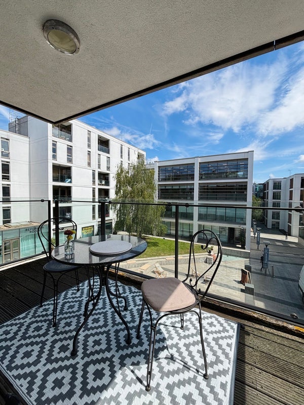 Flat Grafton Square in Greater London