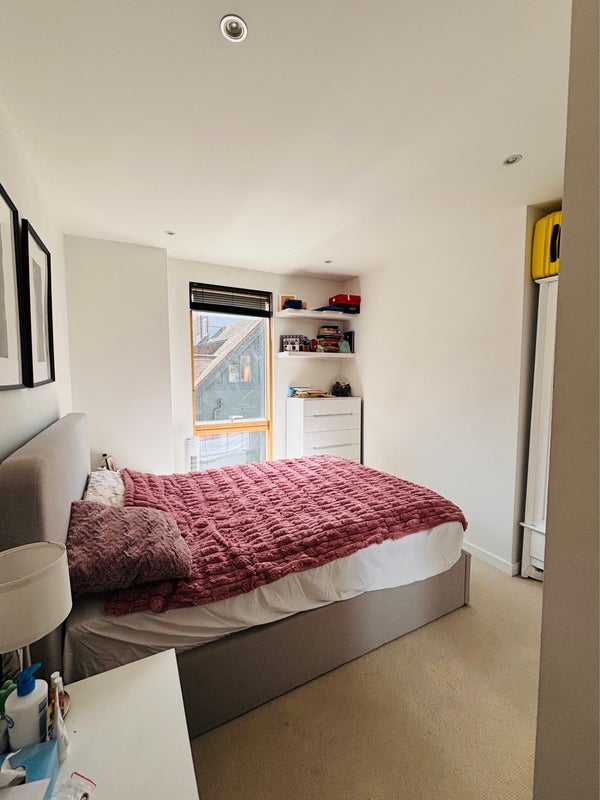 Flat Grafton Square in Greater London
