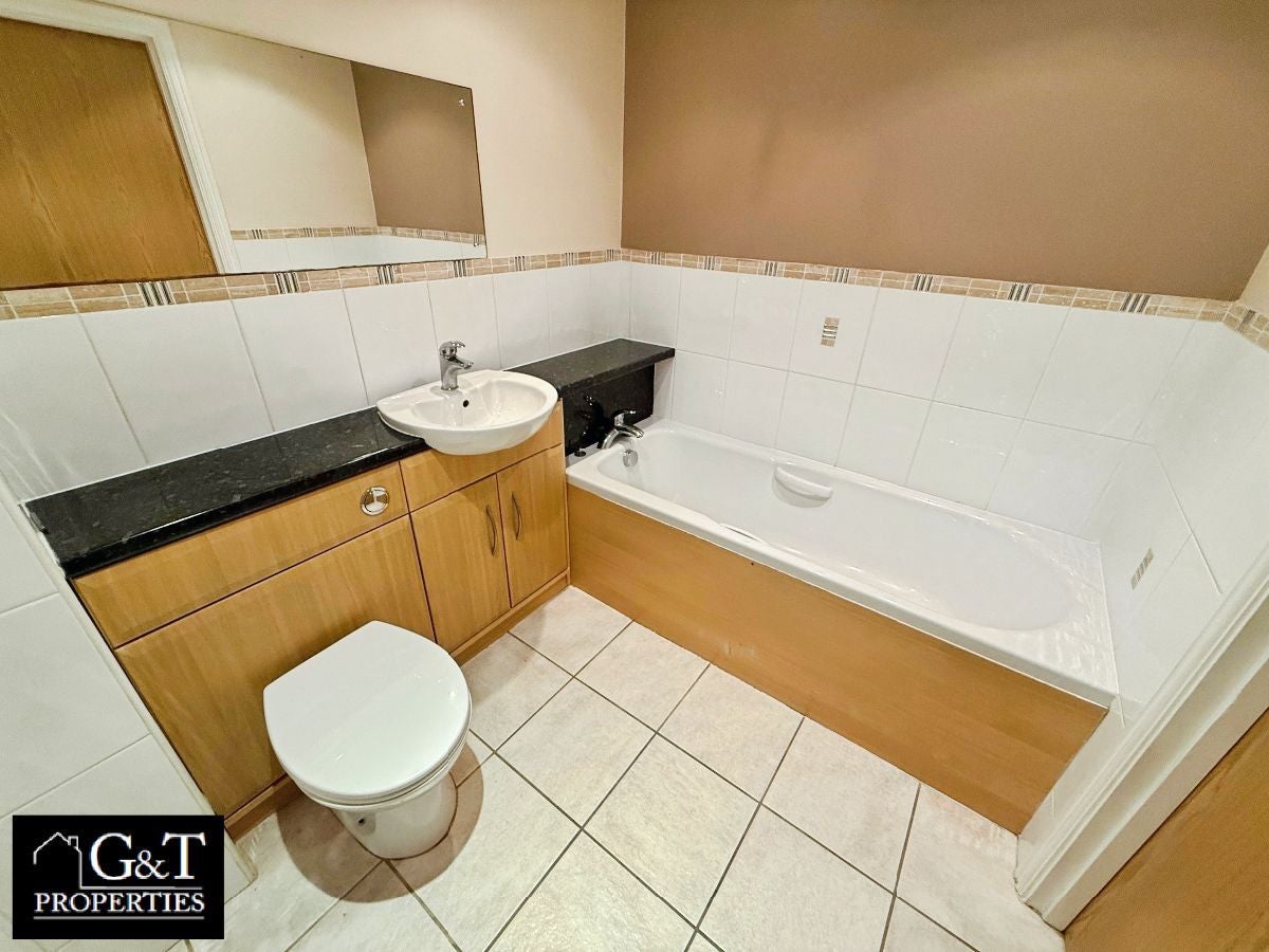 Flat Dibdale Road West in Coseley
