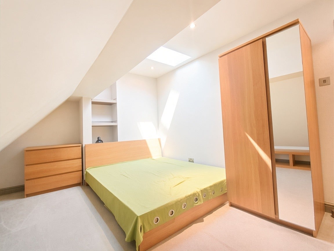 Flat Finchley Road in Greater London