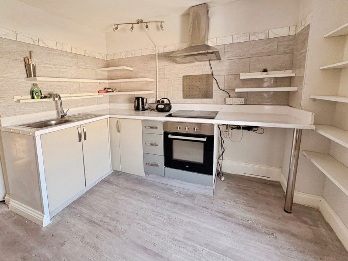 Flat Regents Street East in Briton Ferry