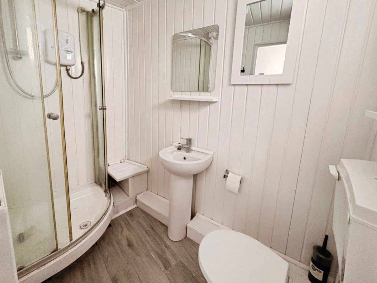 Flat Regents Street East in Briton Ferry