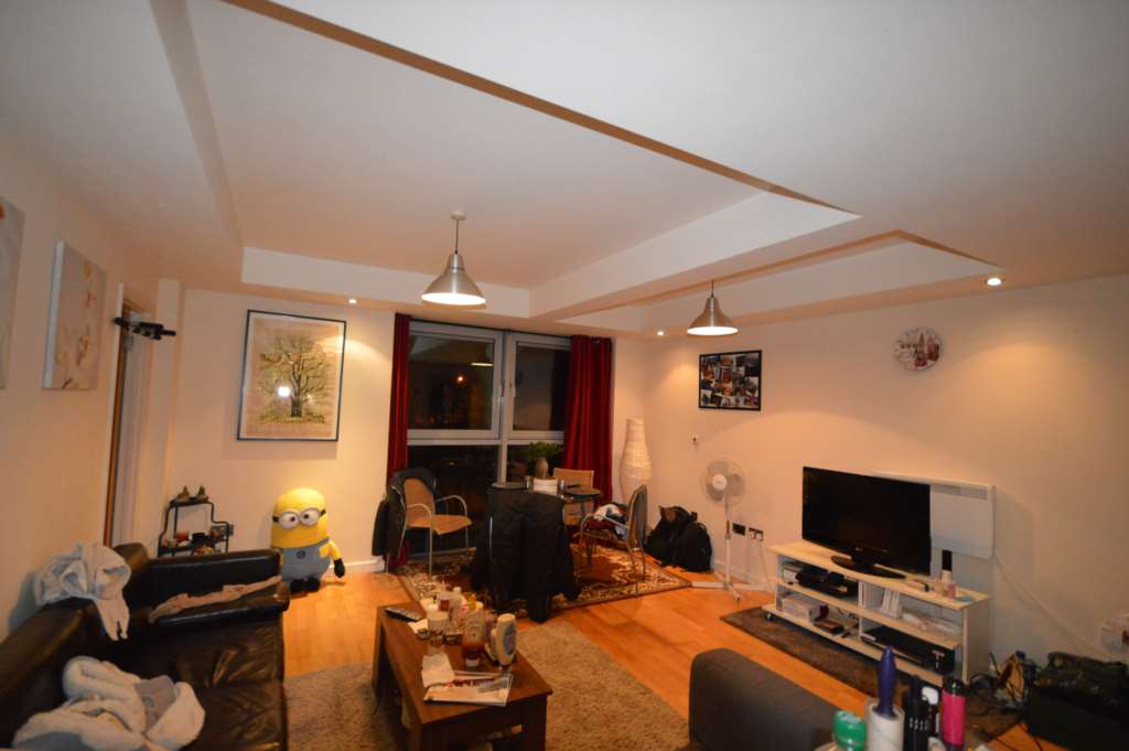 Flat Hermit Road in Greater London