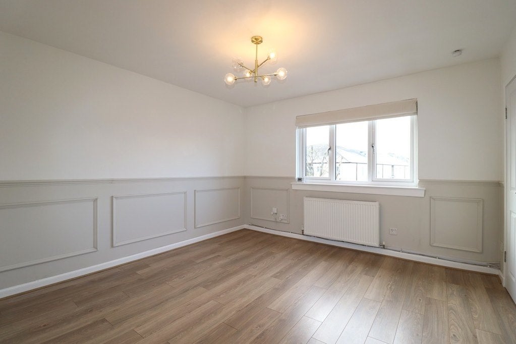 Flat Mid Street in Bathgate