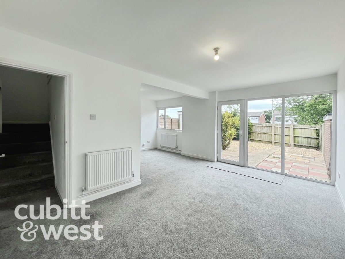 House Maude Close in Folkestone and Hythe District