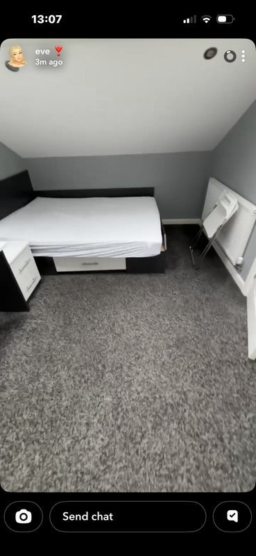Room Otley Road in Leeds