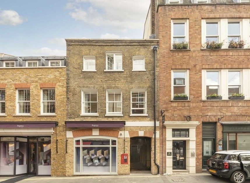 Flat Bruton Place in London