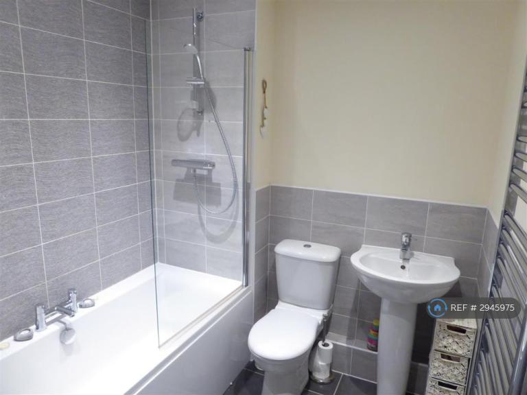 Flat Limestone Grove in Houghton Regis
