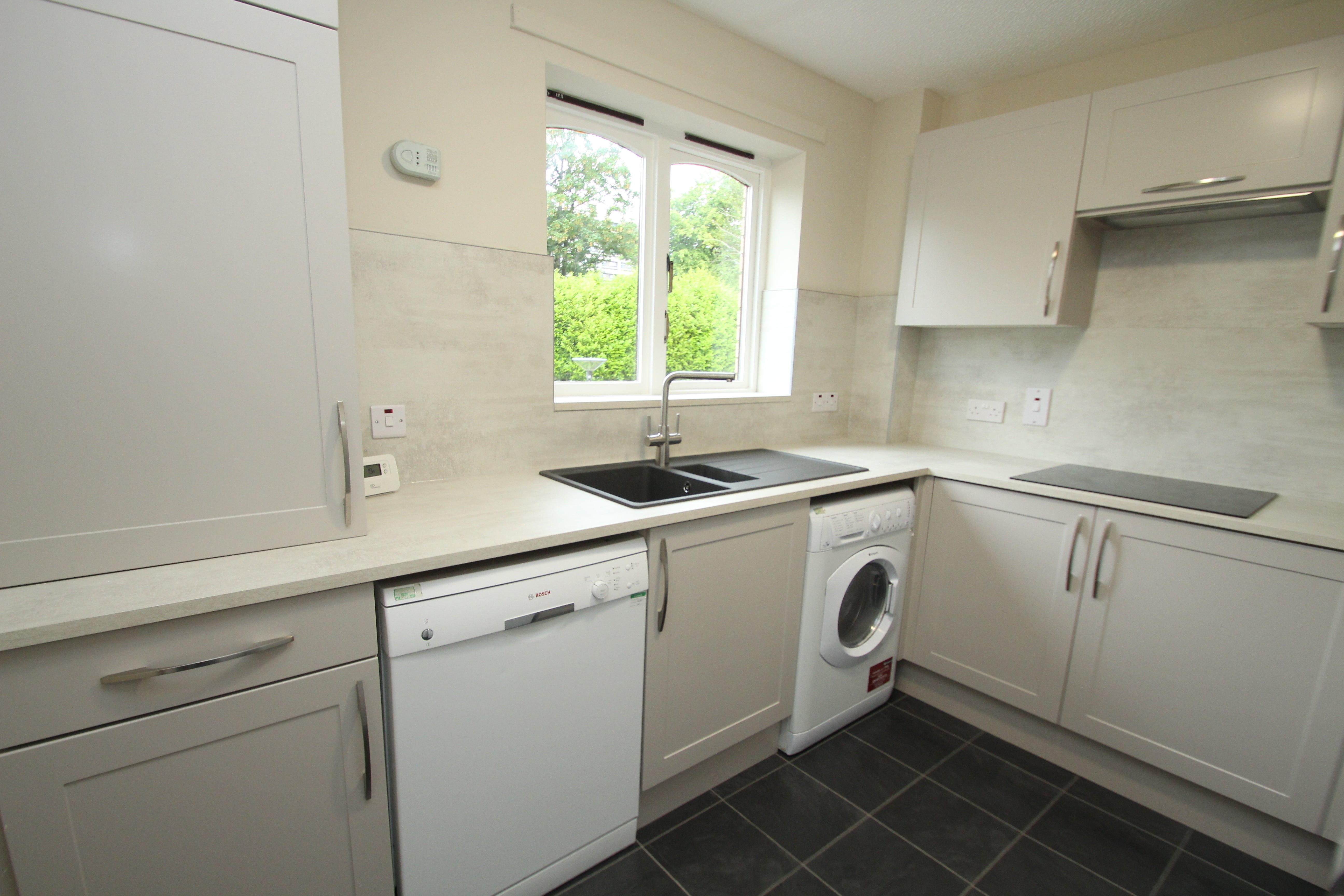 Flat Hughenden Lane in Glasgow
